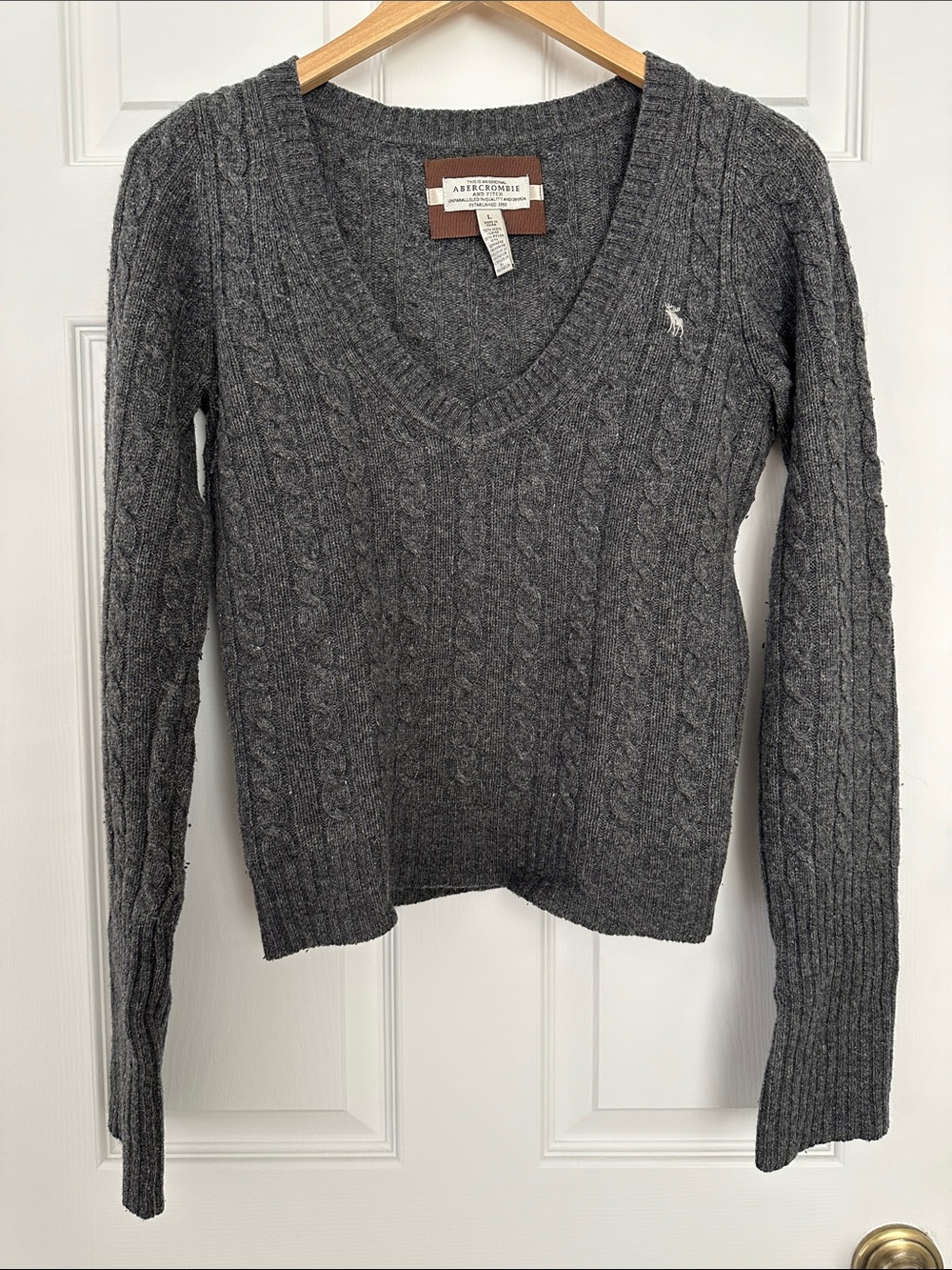 Abercrombie & Fitch Women's Charcoal Gray Cable V-Neck Sweater